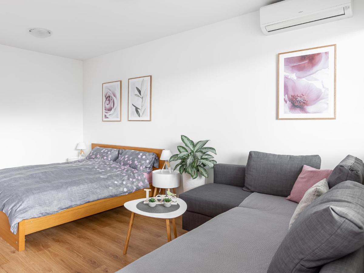 Apartma Vrtnica 5Th Floor Нова-Горица Экстерьер фото